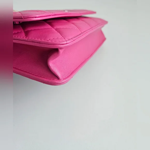 Chanel Pink Quilted Wallet-on-chain - Picture 8 of 13